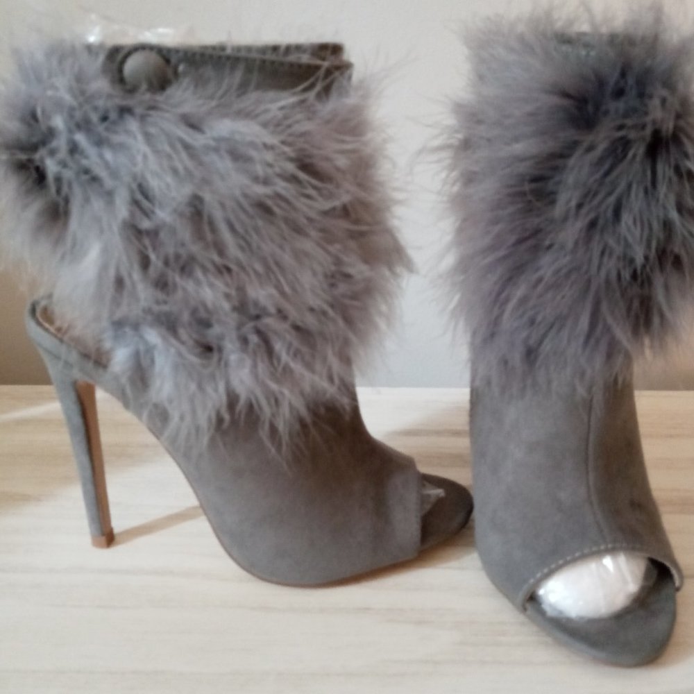 Peep toe Booties